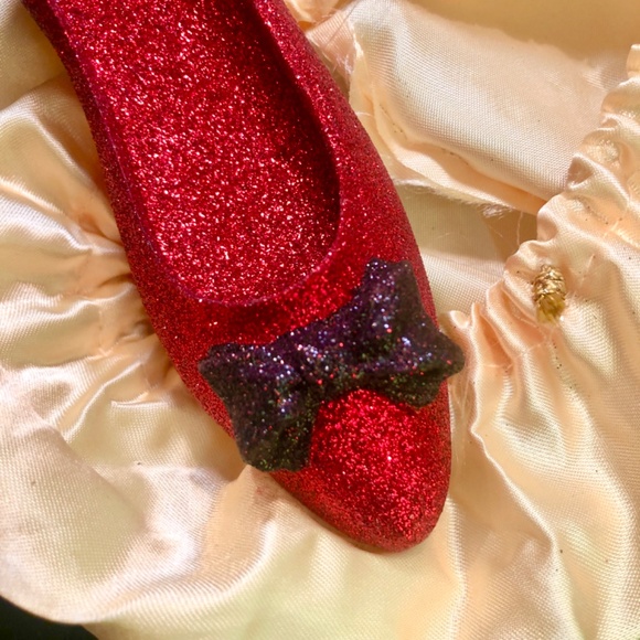 Wizard of Oz Ruby Slipper Sparkle Ornament with Bag FREE SHIPPING! - Picture 5 of 7